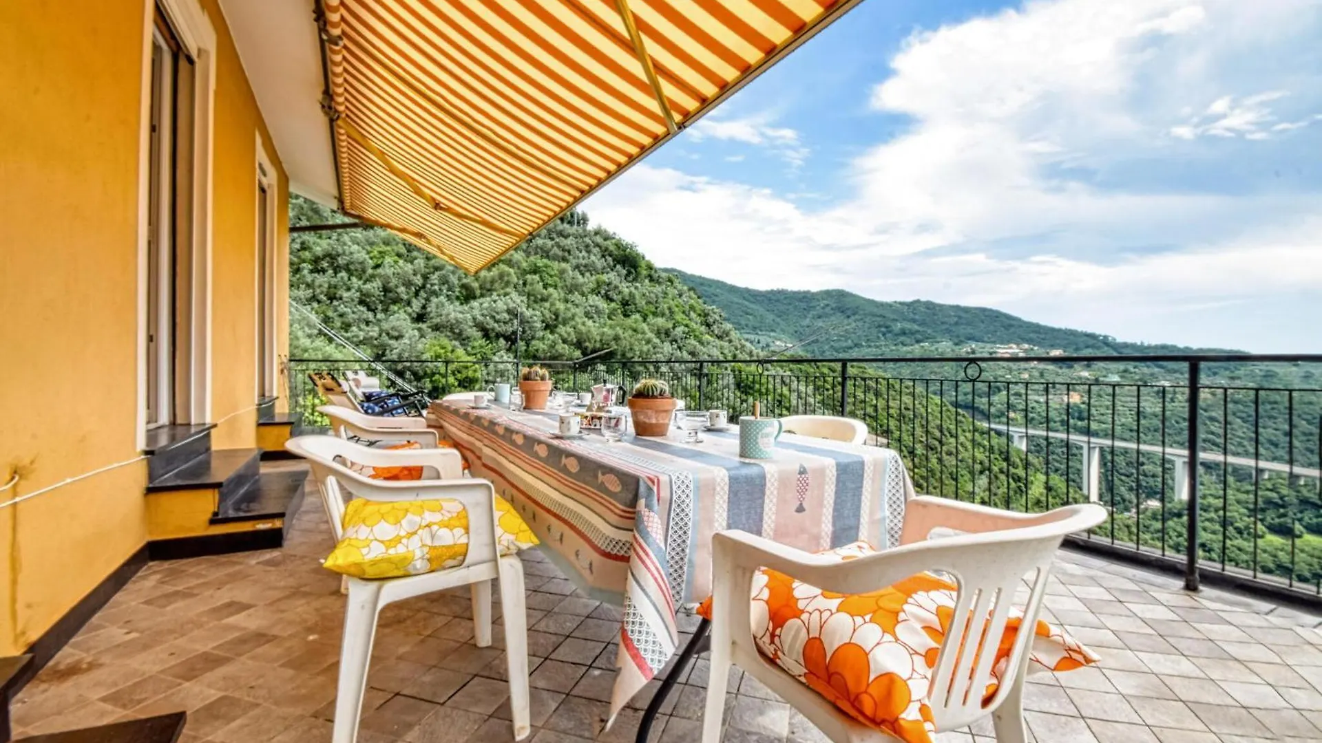 Cozy Home In Sori With House Sea View Italia
